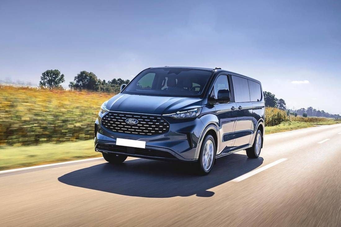rent-a-van-8-seats-ford-tourneo