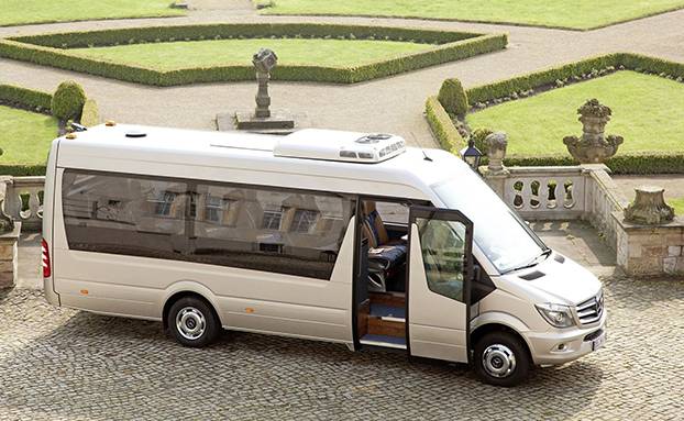 Hire a 13 or 20 seater minibus in Italy - Book now in Venice, Rome, Naples